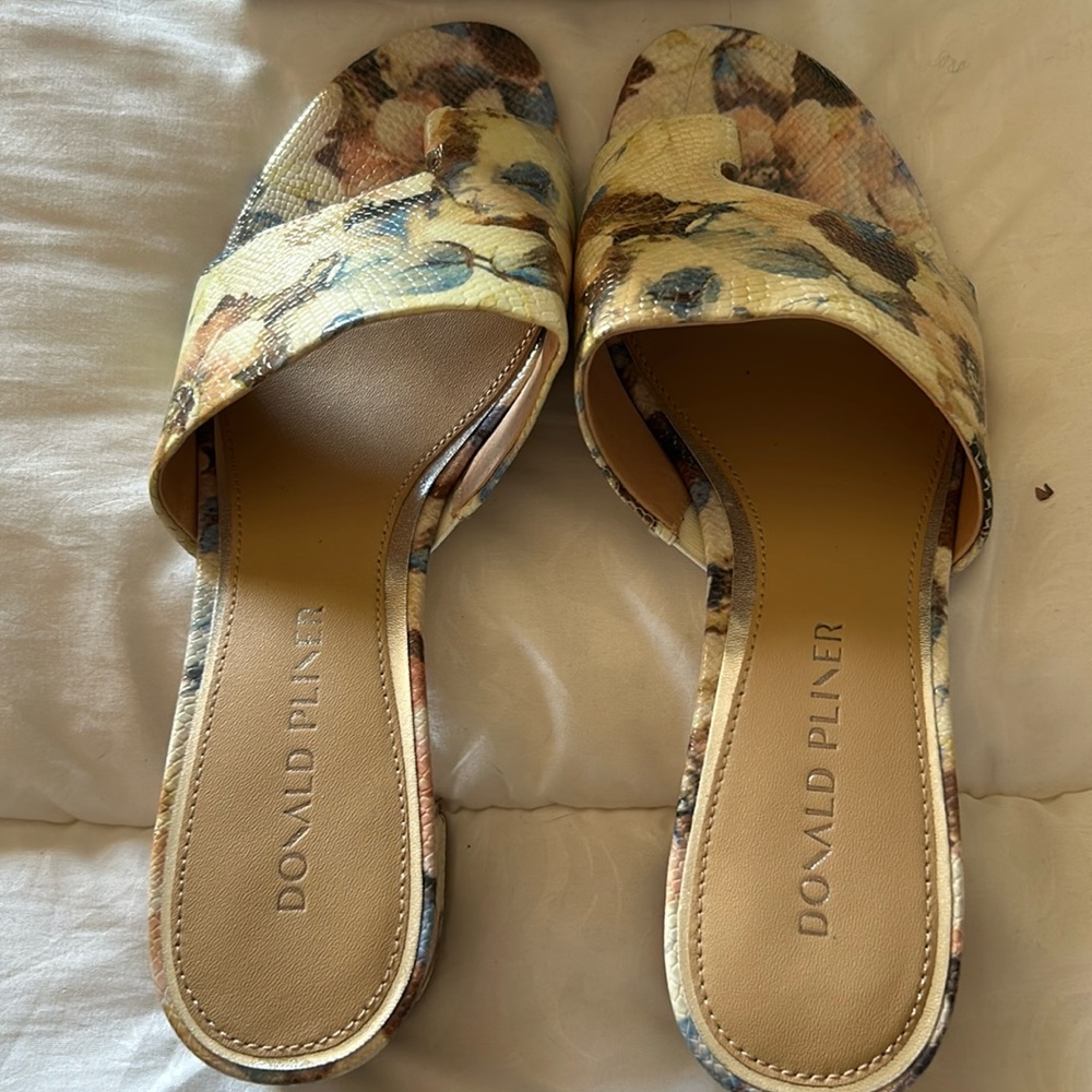 Donald Pliner sandals